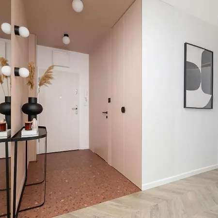Deluxe Podskale 18 With Parking & Balcony In By Renters Prestige Krakow